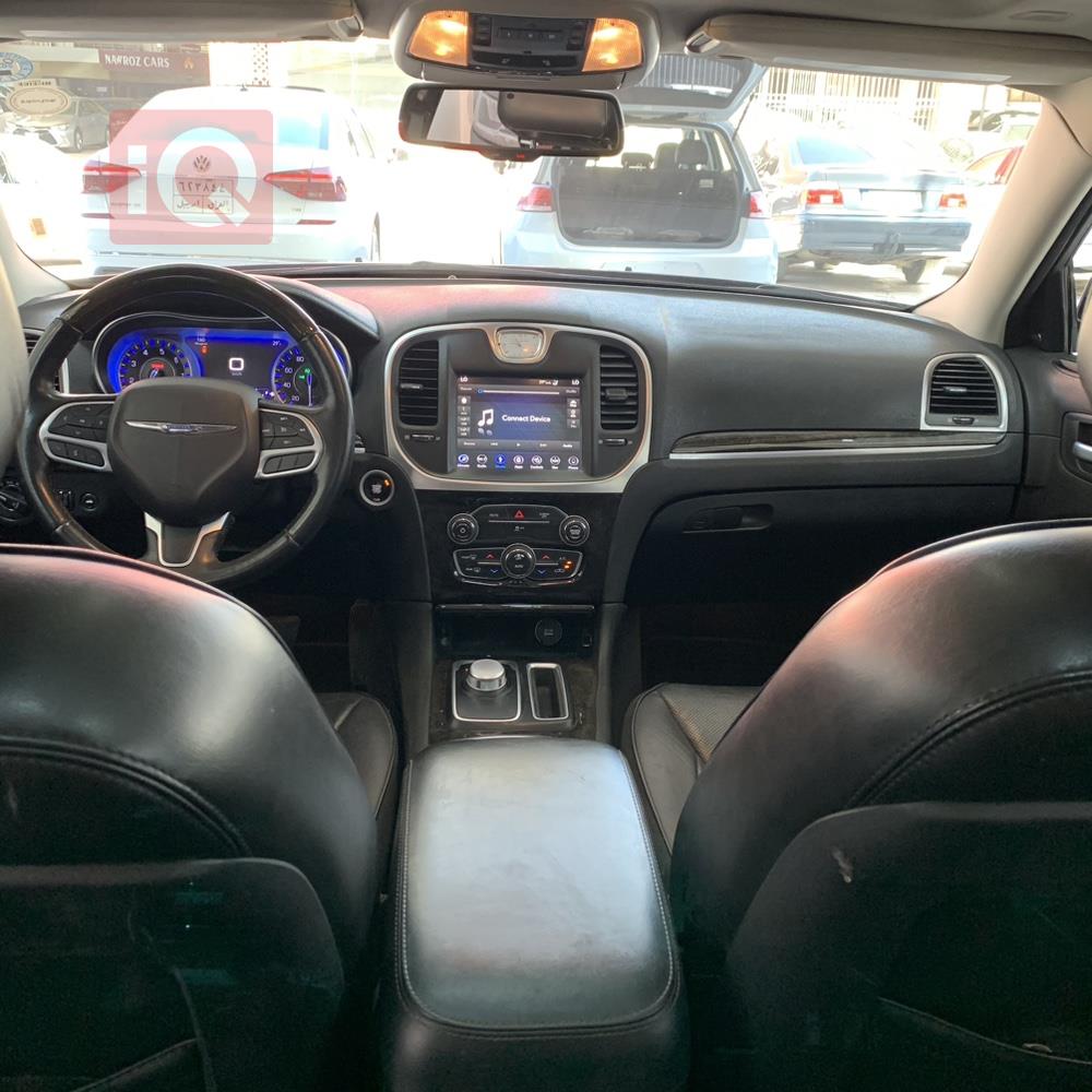 کرایسلەر 300